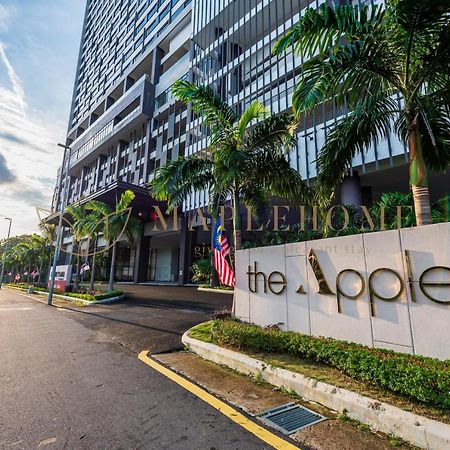 The Apple Melaka Lägenhet Exteriör bild