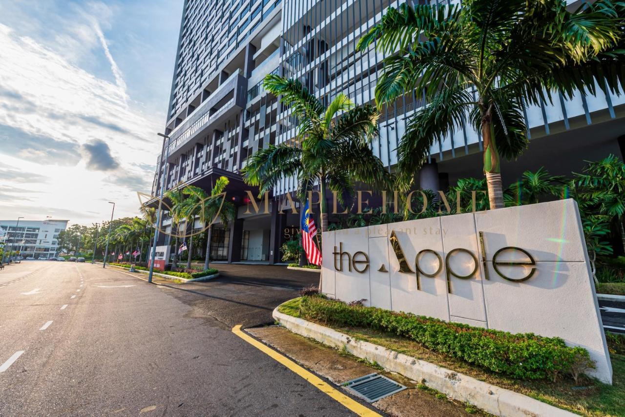 The Apple Melaka Lägenhet Exteriör bild