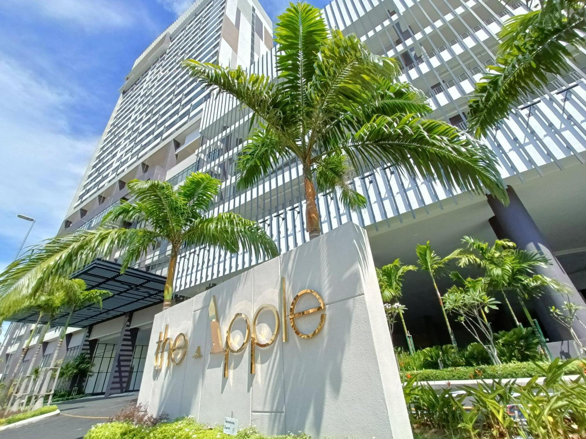 The Apple Melaka Lägenhet Exteriör bild